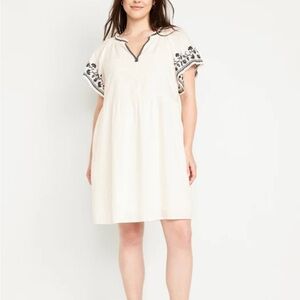 Old Navy ivory white Dress with Black embroidered Trim Size XL 100% cotton